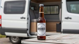 Beer vs Hard Seltzer: How They Compare
